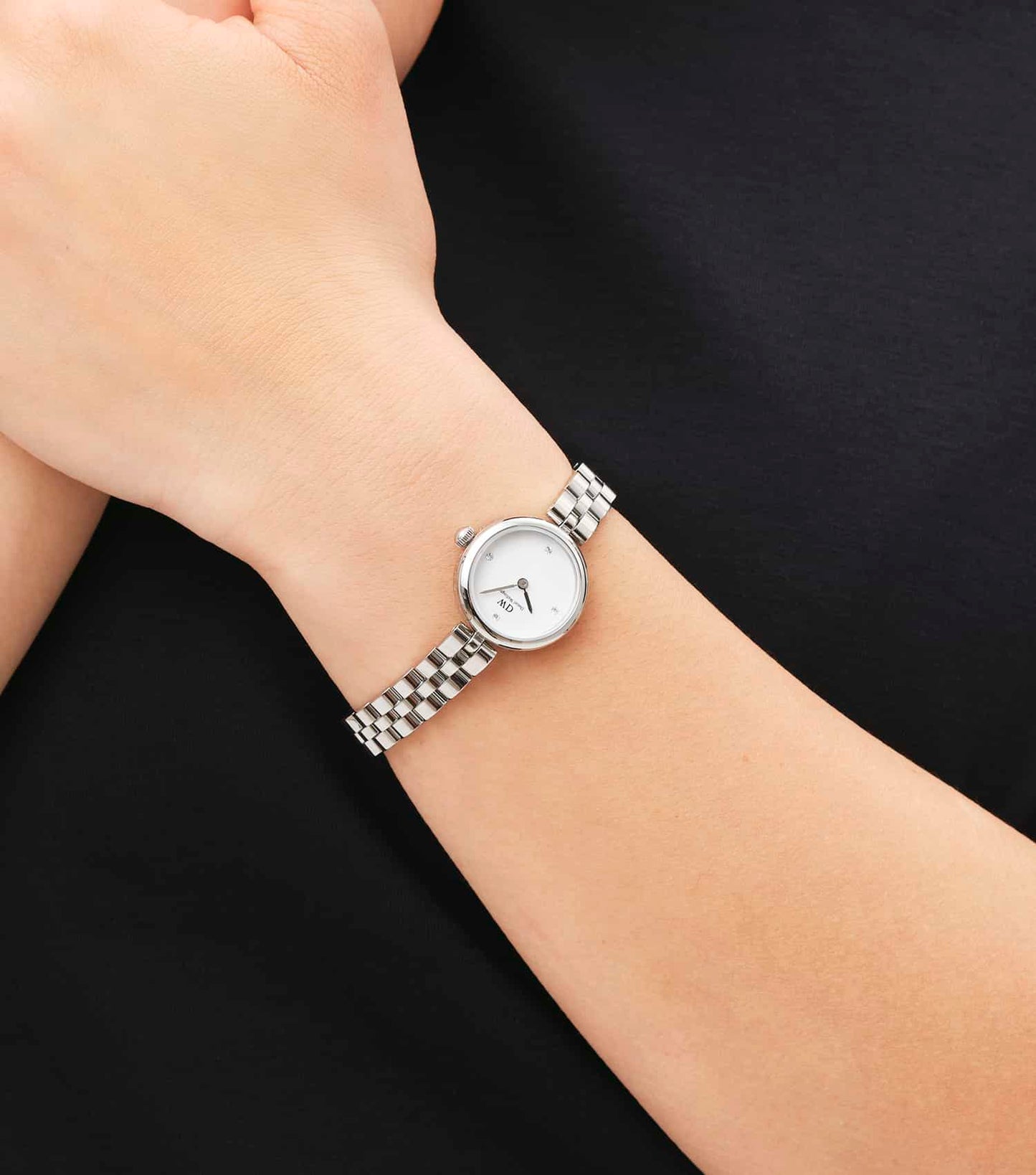 Women Elan Jewelry Quartz Watch 22mm