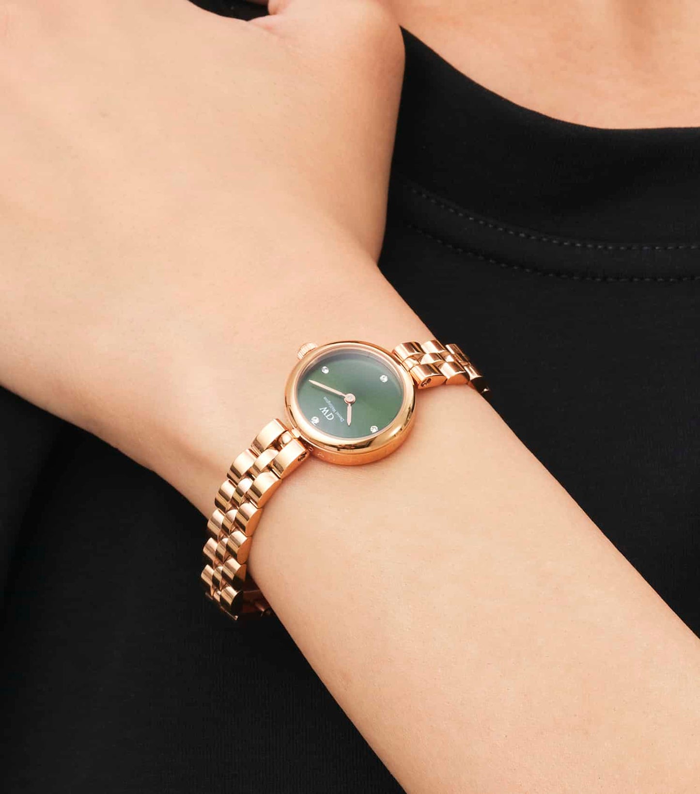 Women Elan Jewelry Quartz Watch 22mm